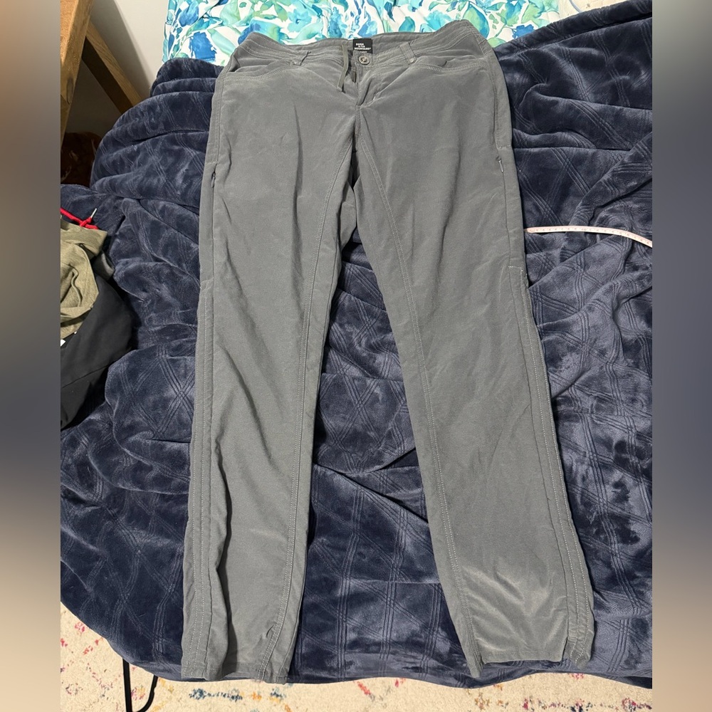 Kuhl woman’s Gray Pants